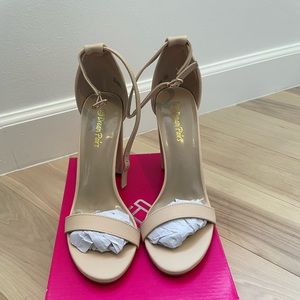 Dream Pairs beige strappy heels size 7.5 - new!